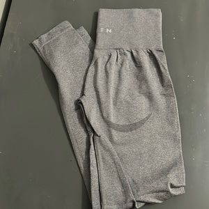 NVGTN gray size small